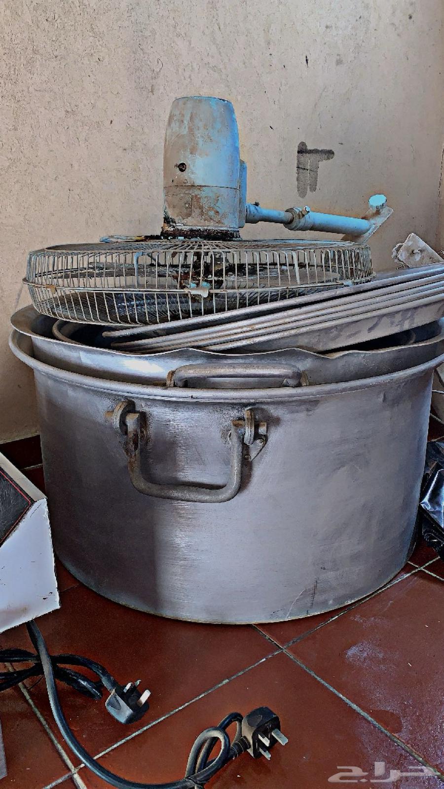 اغراض مطعم جديد وشبه جديد للبيع64622376409475110