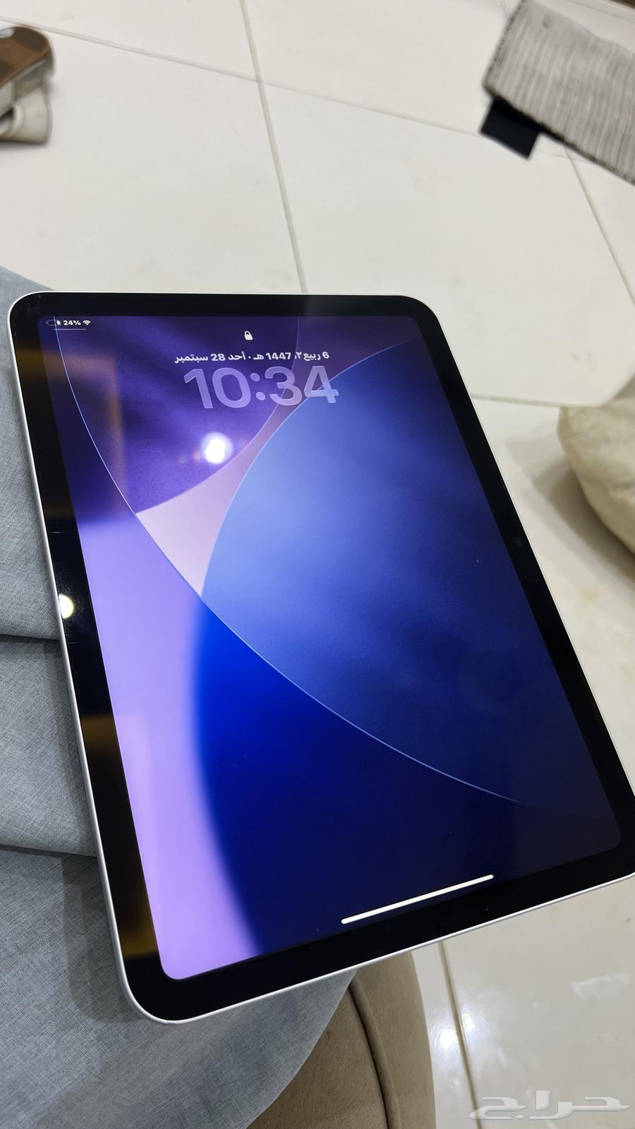 Brand-new iPad and iPhone, 10th Generation, Price: 1100 (Negotiable)64625626844289110