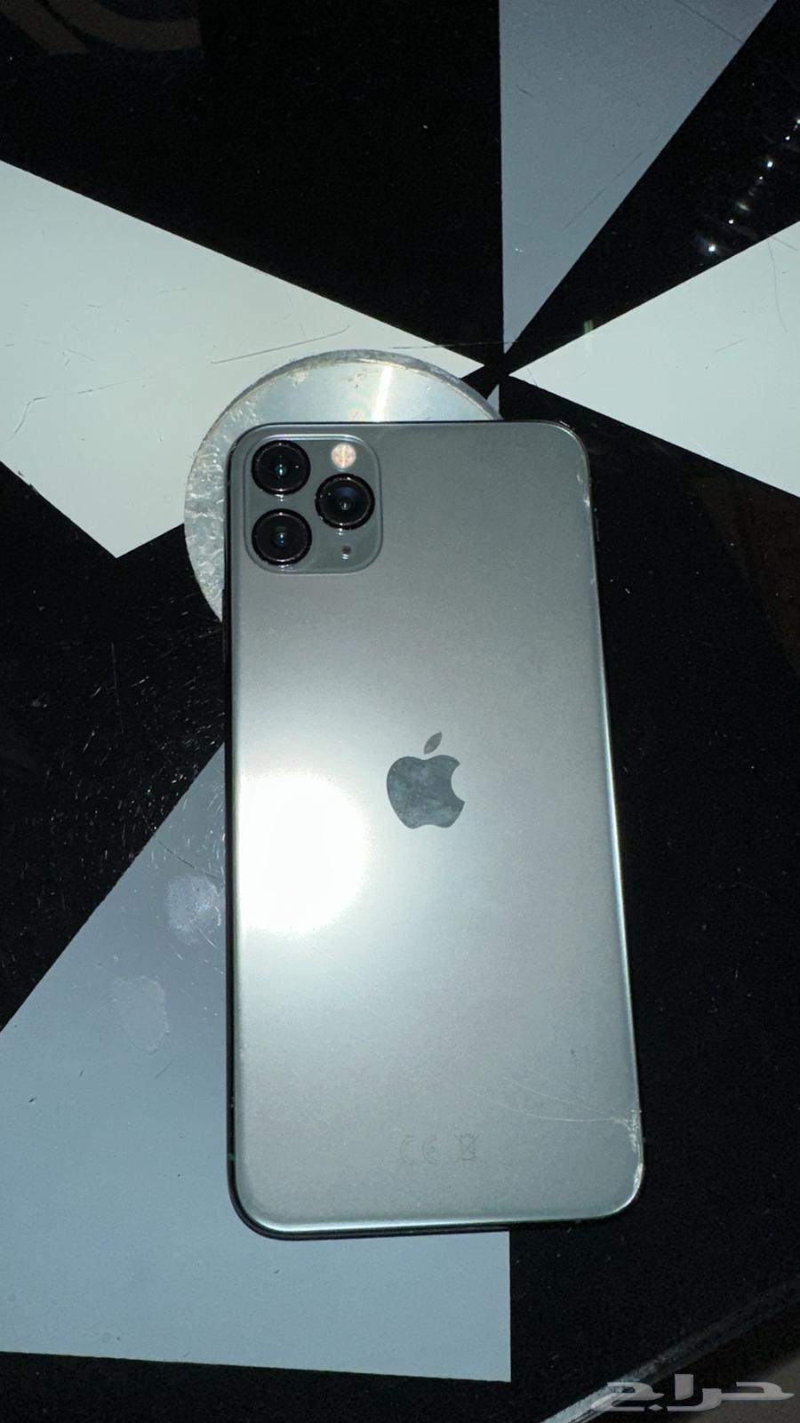 ايفون 11 برو ماكس سعه الذاكره 256 نظيف سومه130064622103781763110