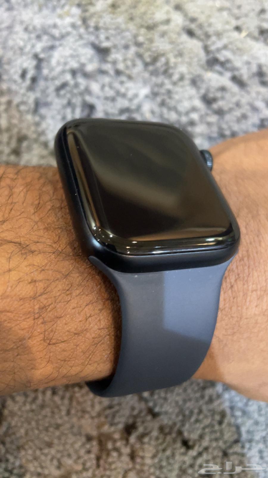 ساعة ابل نضيفه جدا64623587041153111