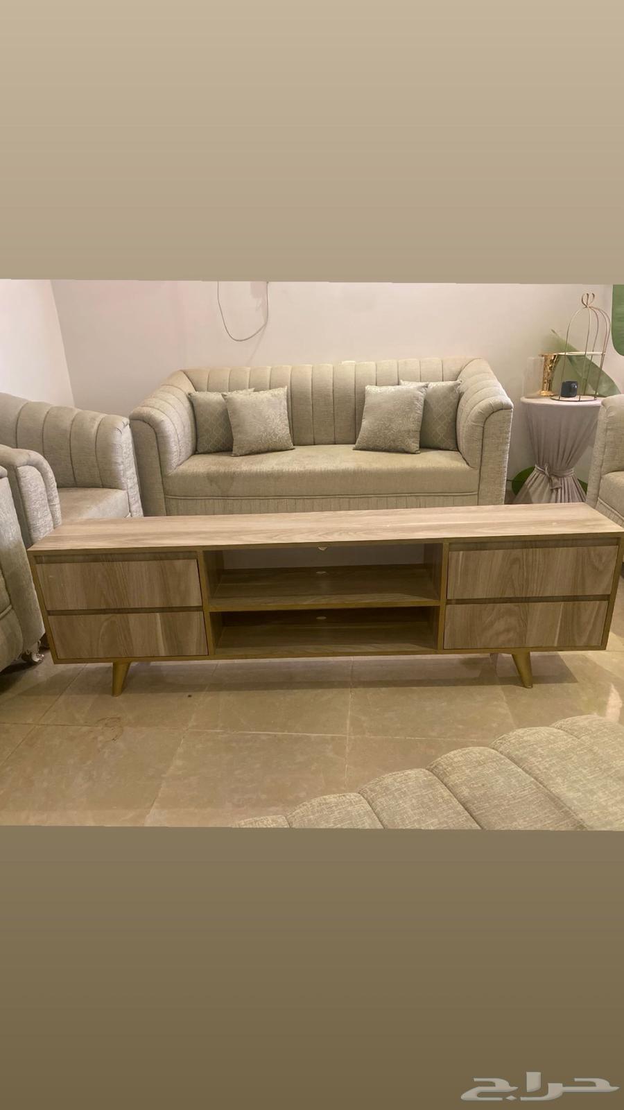 طاوله بلازما جديده وكنب64621505048066110