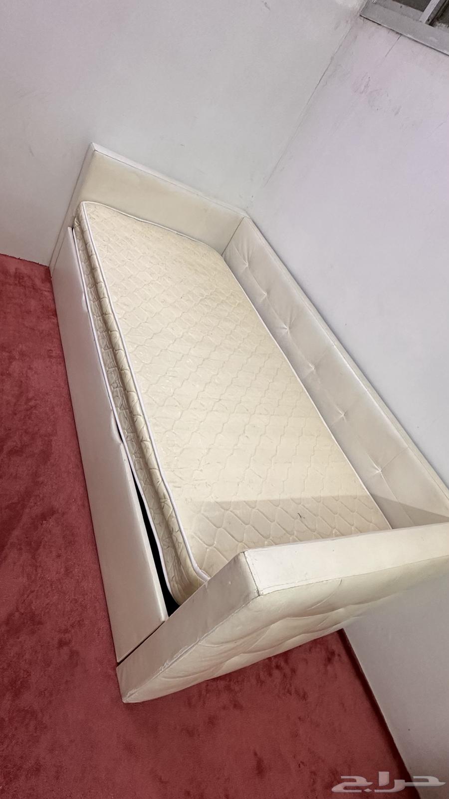 Bed with Design64617750253313110