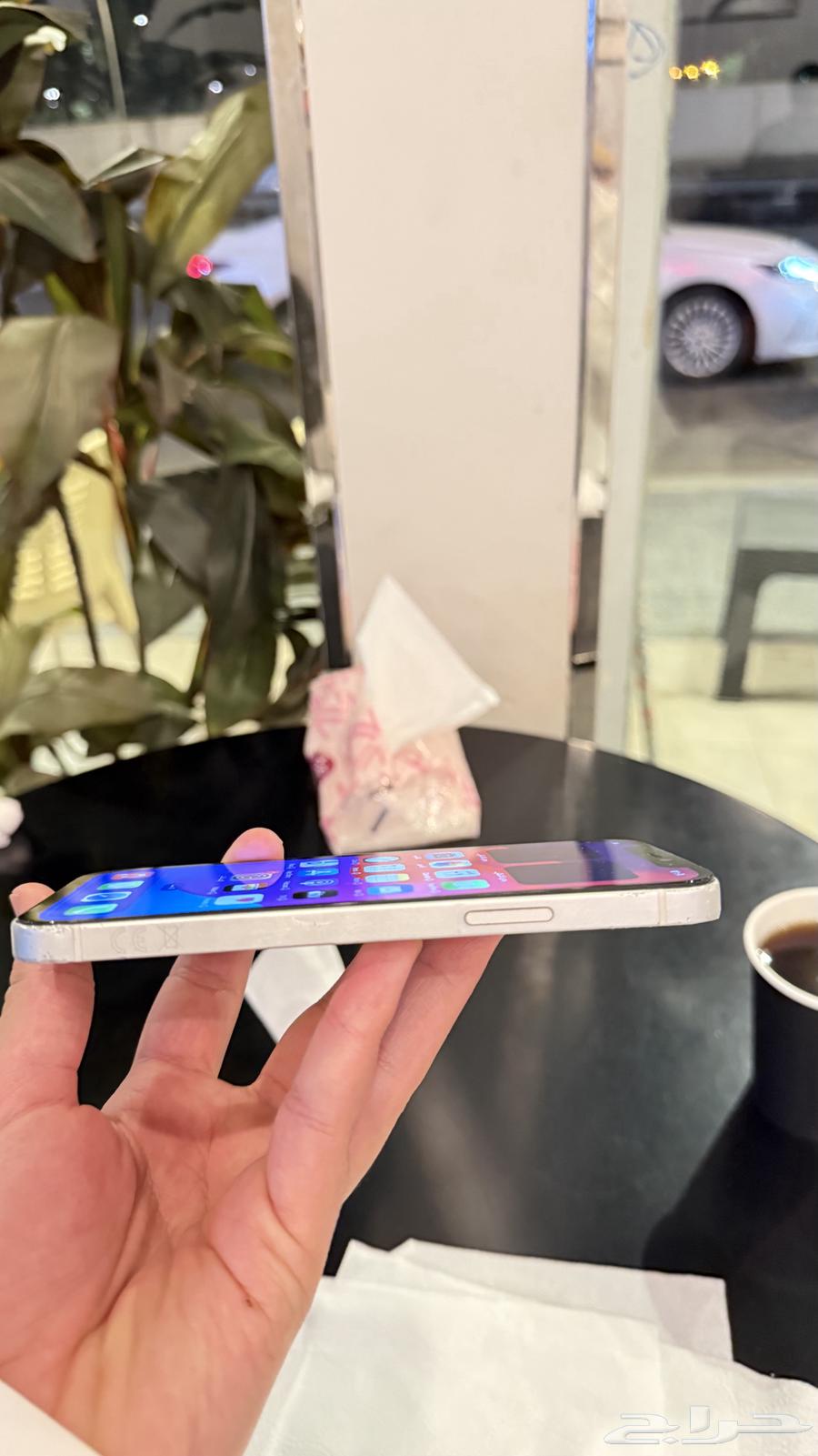 ايفون 12 مستخدم عادي للبيع64616419152385112