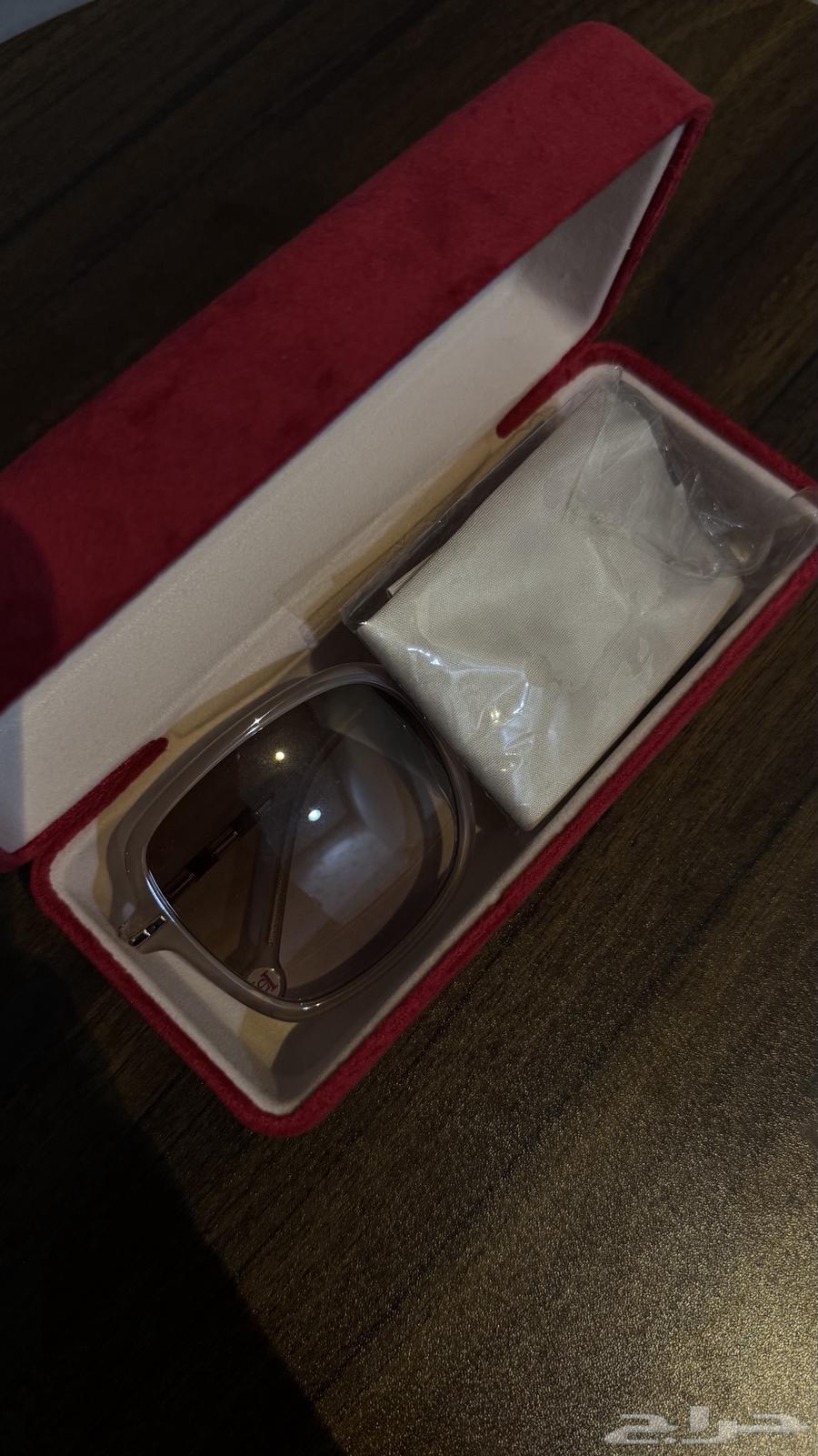 نظارة شمسية كارولينا هيريرا CH جديدة64622363986433112