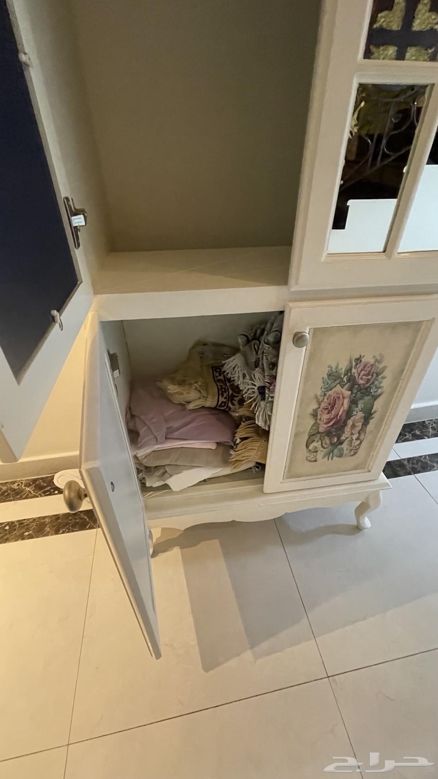 دولاب عبايات وشراشف صلاه64624107356163112