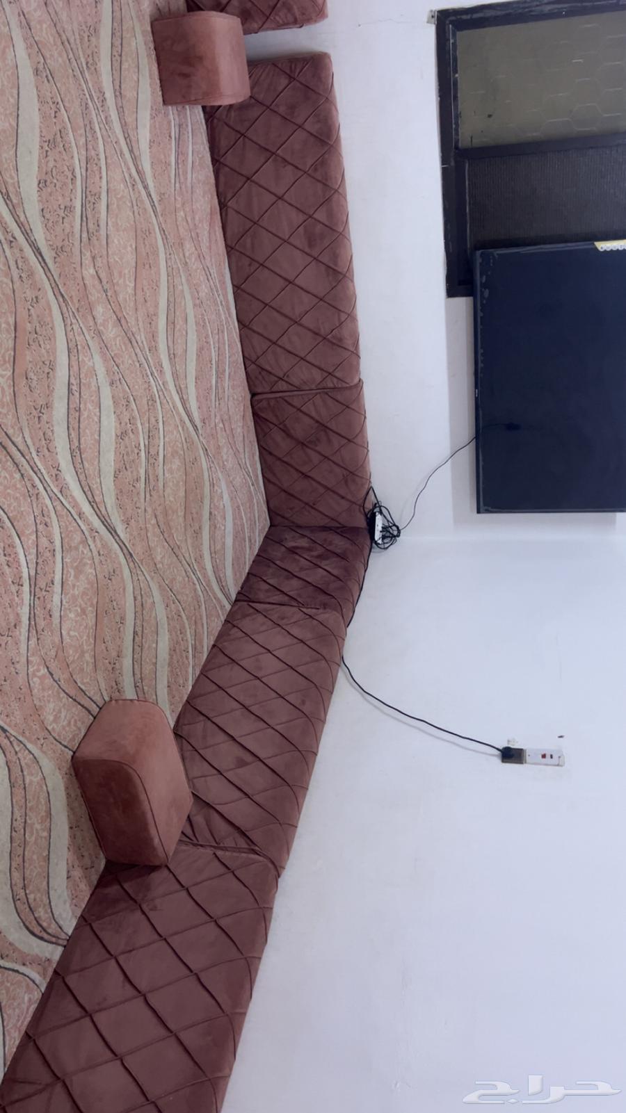 فرشه مع تكيات للبيع مع كنبه64624205468419114