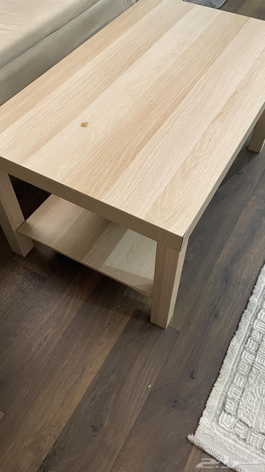 Sofa and Table64622587620609111