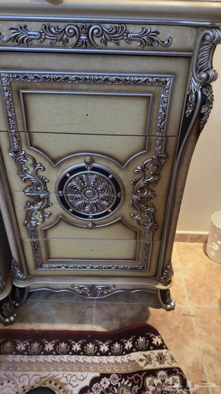 Bedroom and Two TV Tables64622961902849113