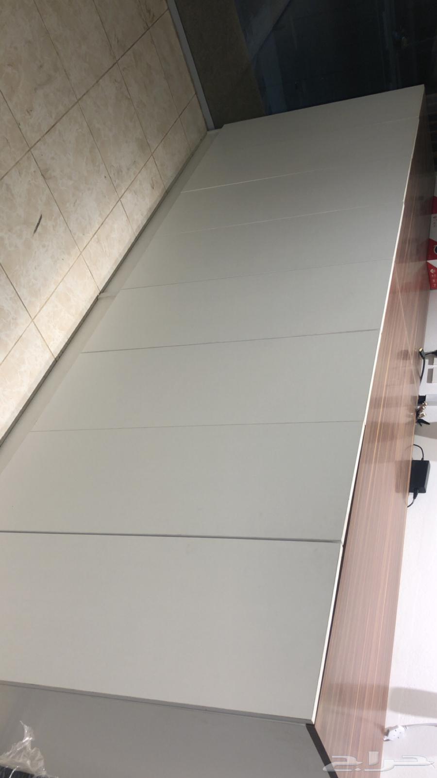 مكتب مع وداليب للتخزين للبيع64619405505154111