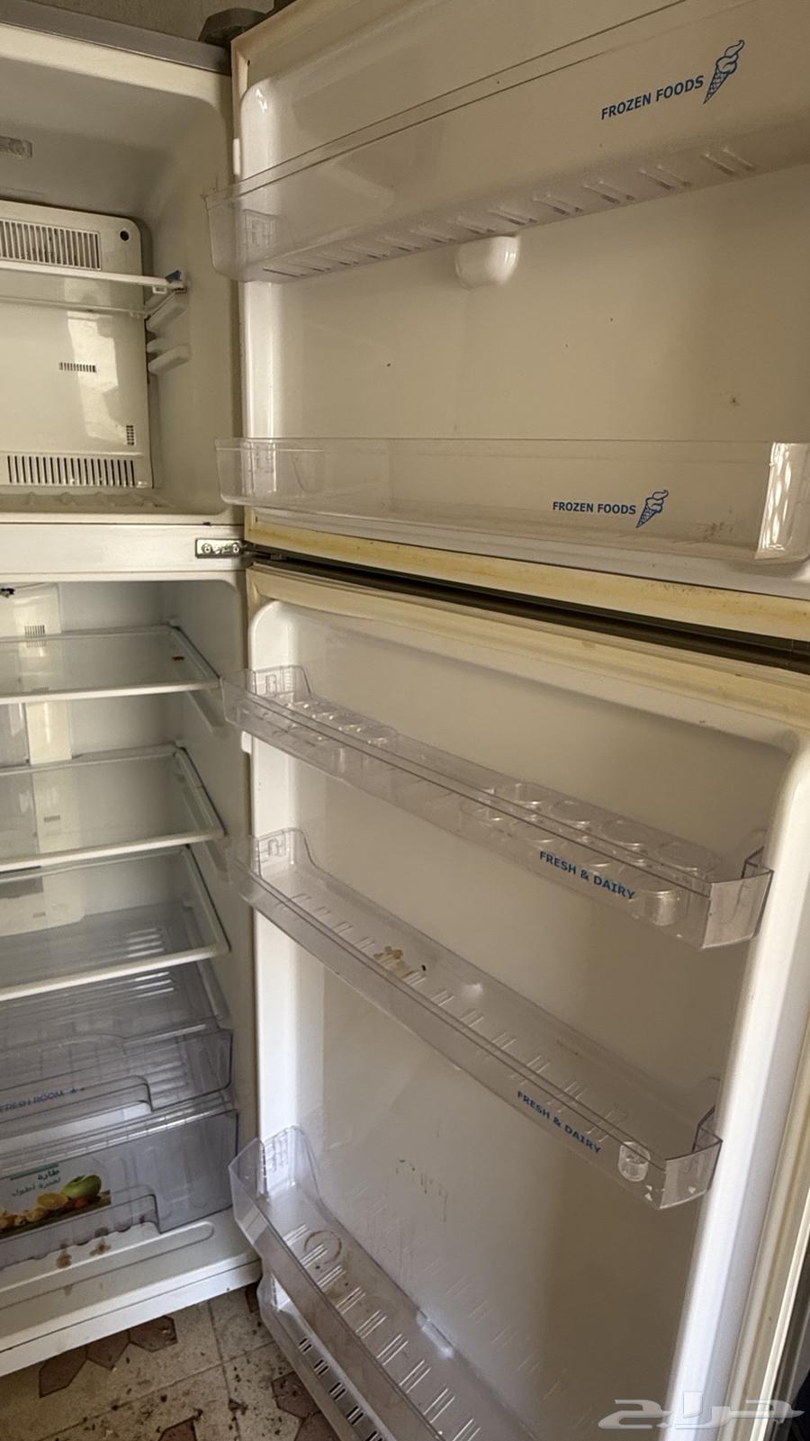 ثلاجه استخدام خفيف نظيفه مافيها اي عيب64621517521537114