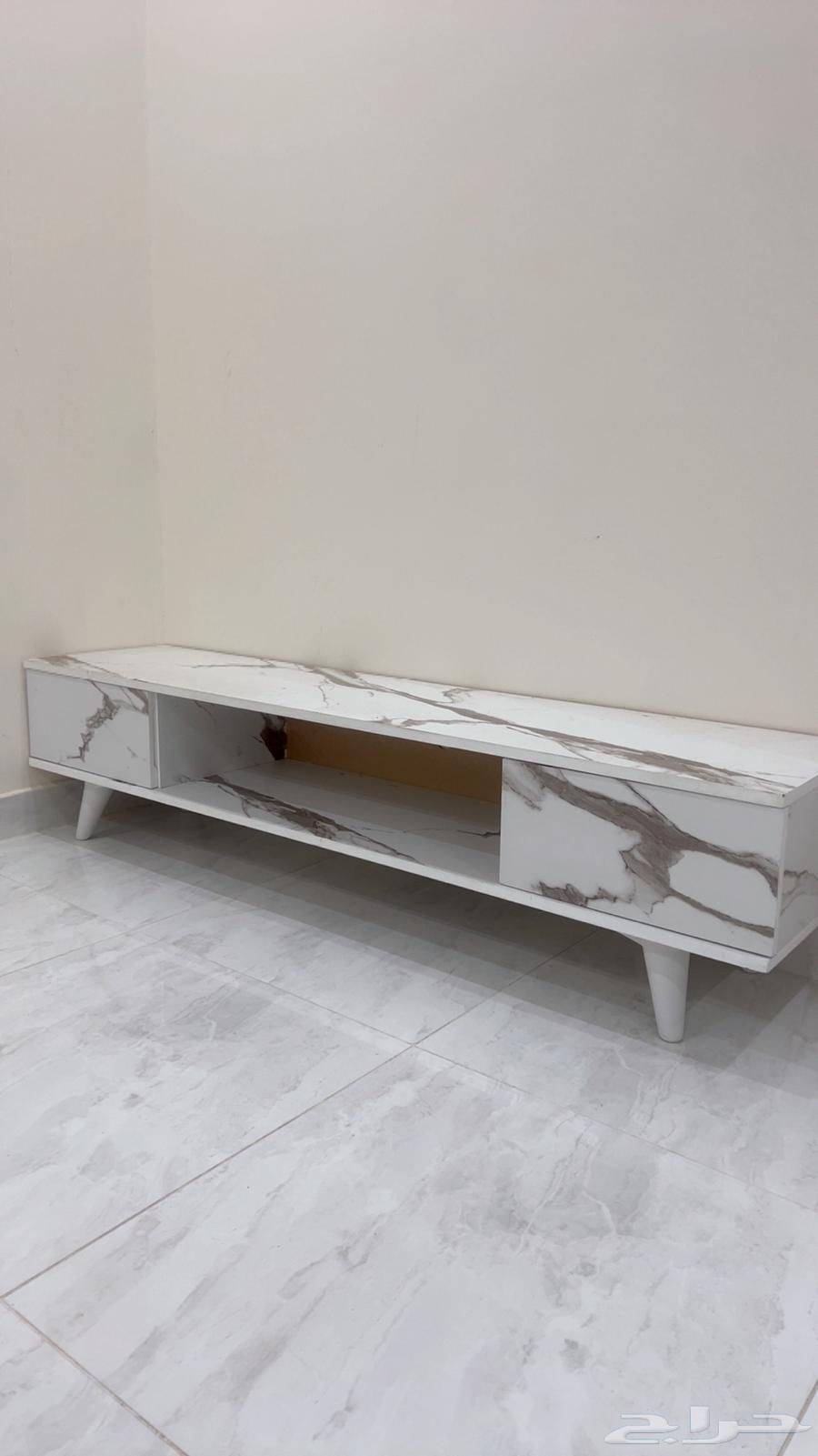 طاوله تلفزيون جديده خاليه من العيوب تماما64617601969667112