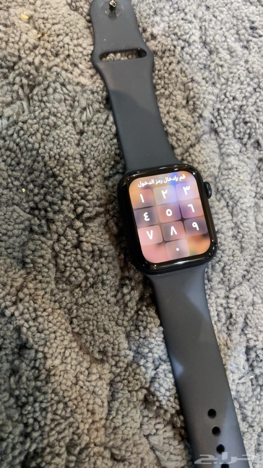 ساعة ابل نضيفه جدا64623587041153110