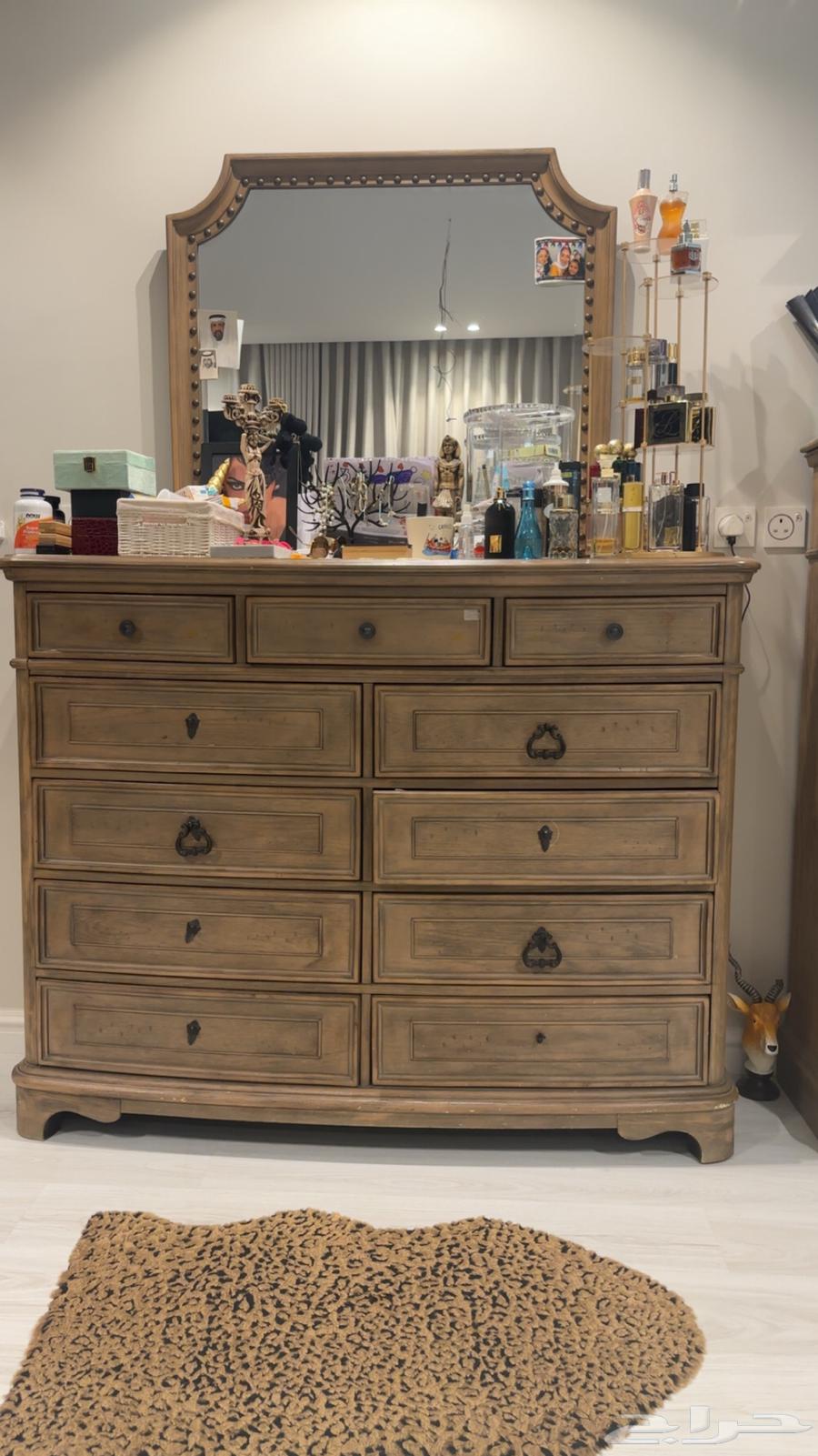 تسريحة وشيفونيره بحاله ممتازه64619867488898111