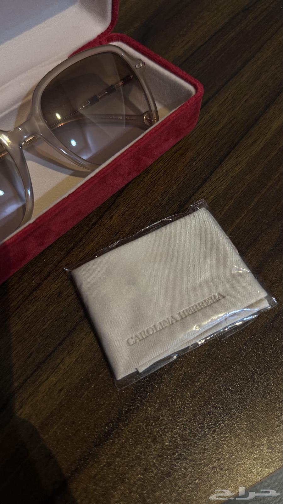 نظارة شمسية كارولينا هيريرا CH جديدة64622363986433111