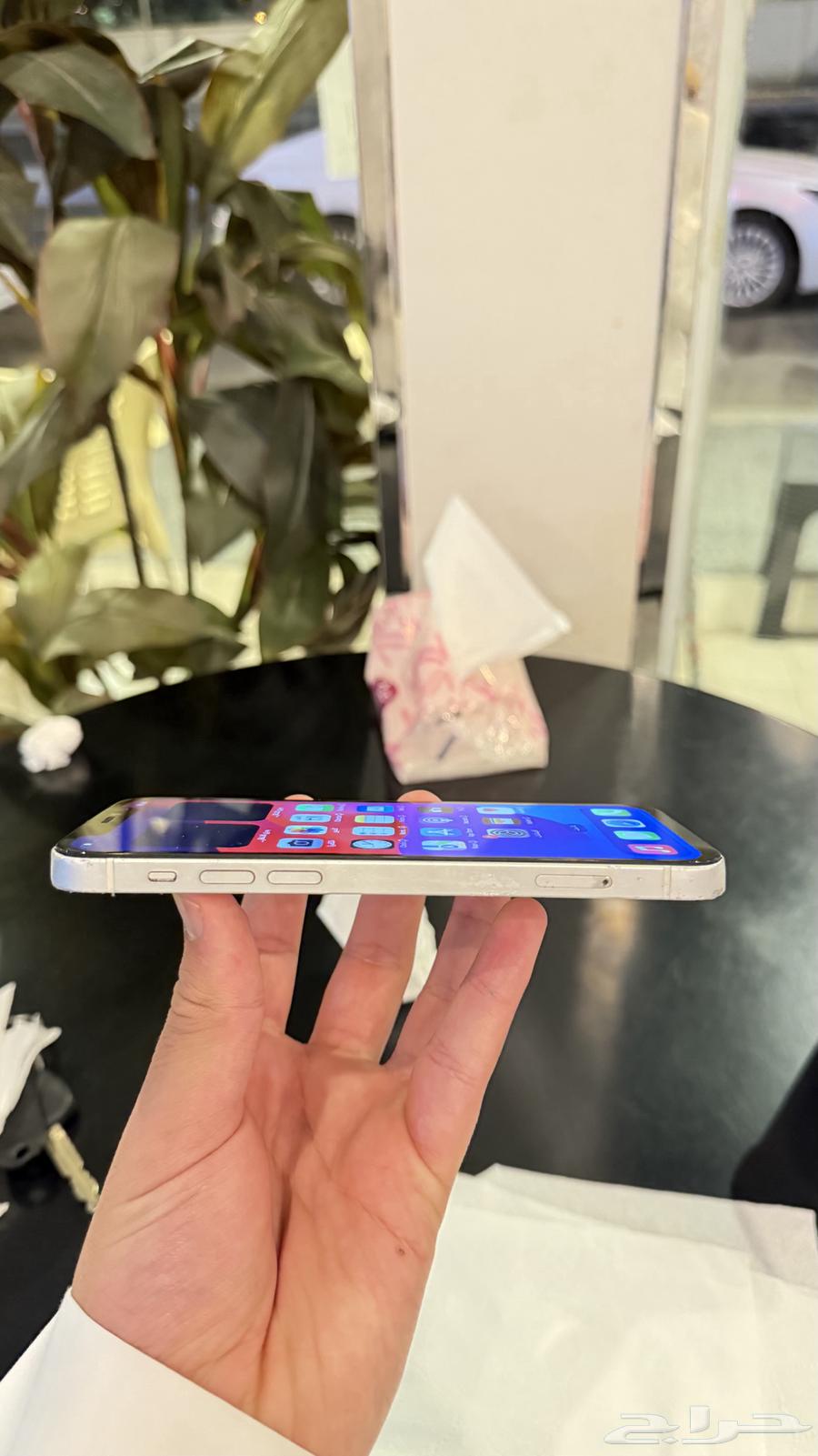 ايفون 12 مستخدم عادي للبيع64616419152385111