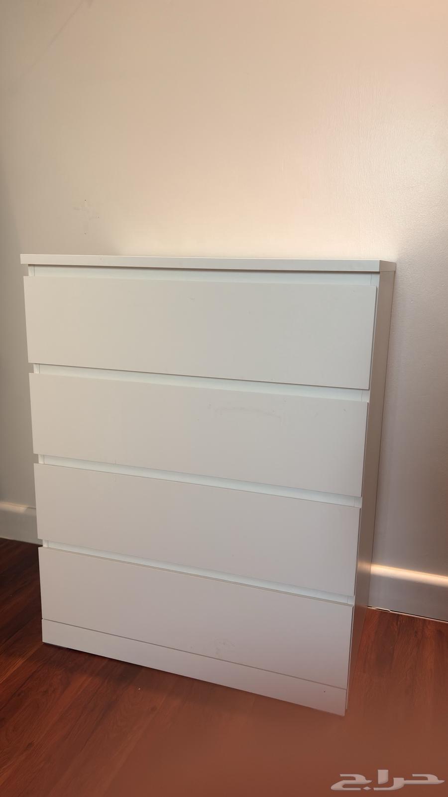 كمدينة دولاب ايكيا نظيف وبحالة ممتازة سبب البيع  مااحتاجه64620605708161110