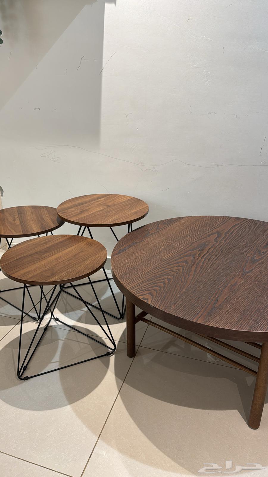 طاولة ايكيا مع 3 خدمه64622874732162110