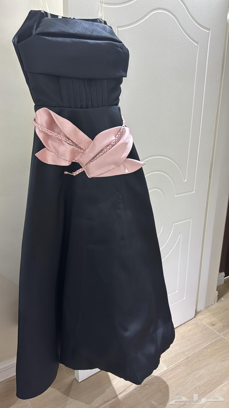 فستان لبسته مره وحده فقط فخم جدا ب20064617876170497113