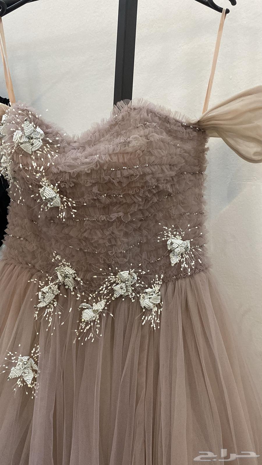 New Queen Dress, Used Once for 4 Hours, Size 864621479830658111