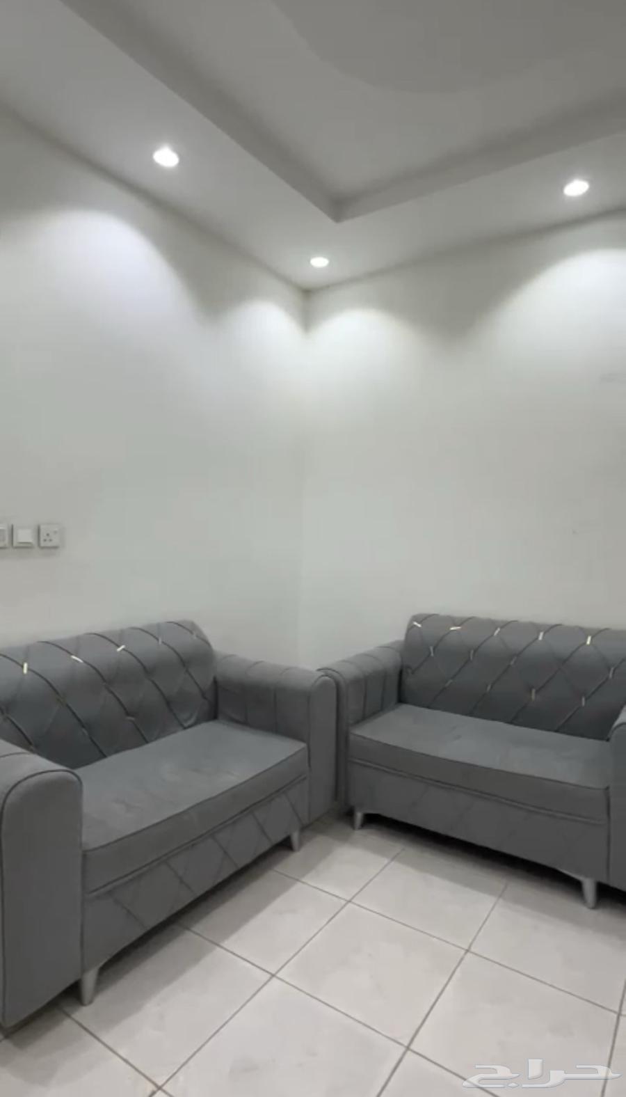 طقم كنب للبيع معه خداديات بدون ستاره (عالسوم)64623293896322110