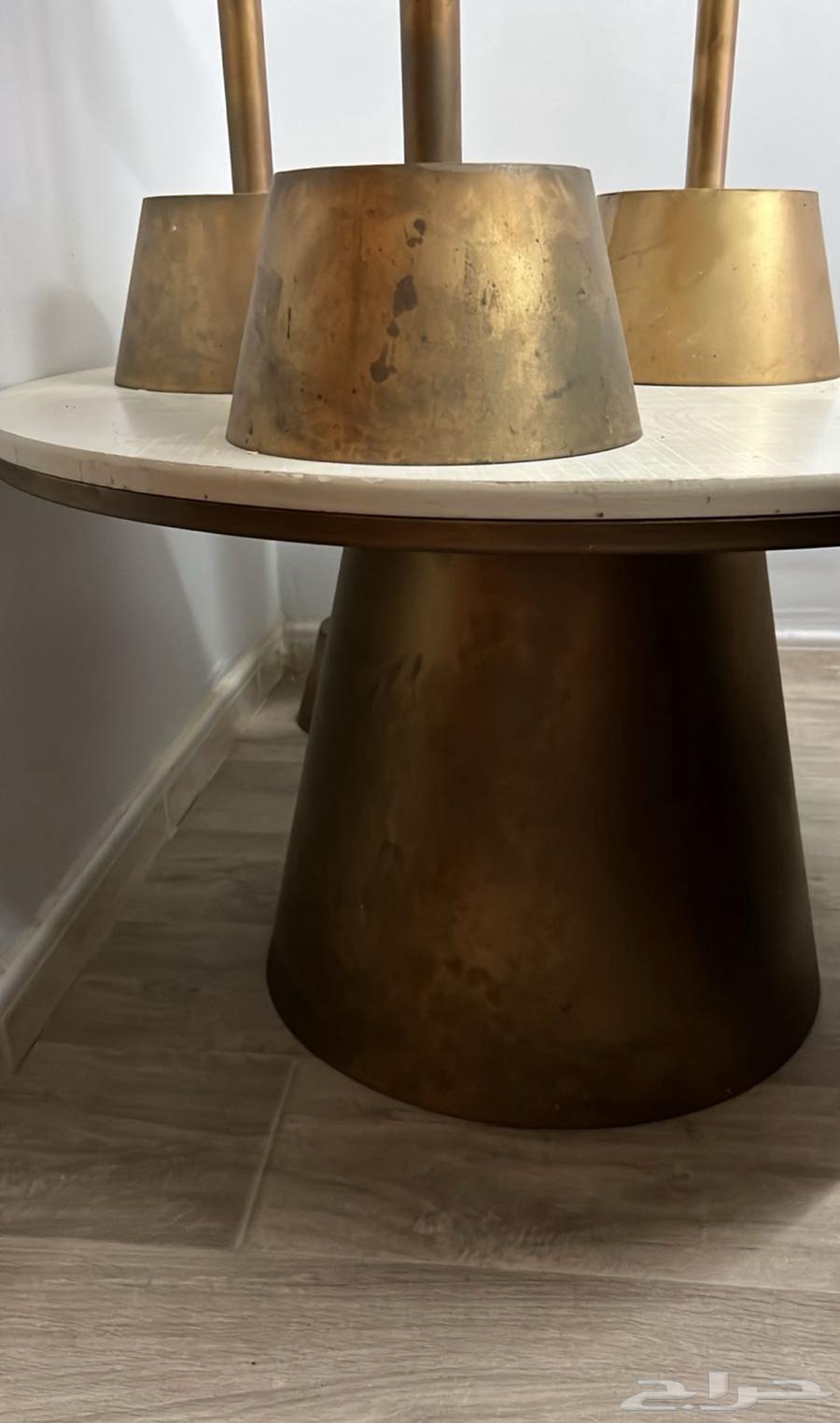 للبيع طاولات خدمه64617937863171111