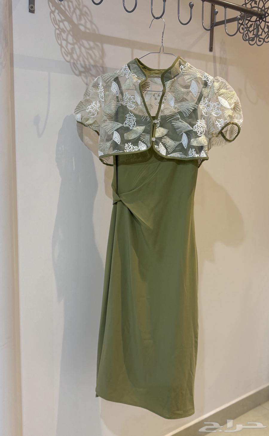 فستان مقاس سمول نظيف للبيع.64618103143809114