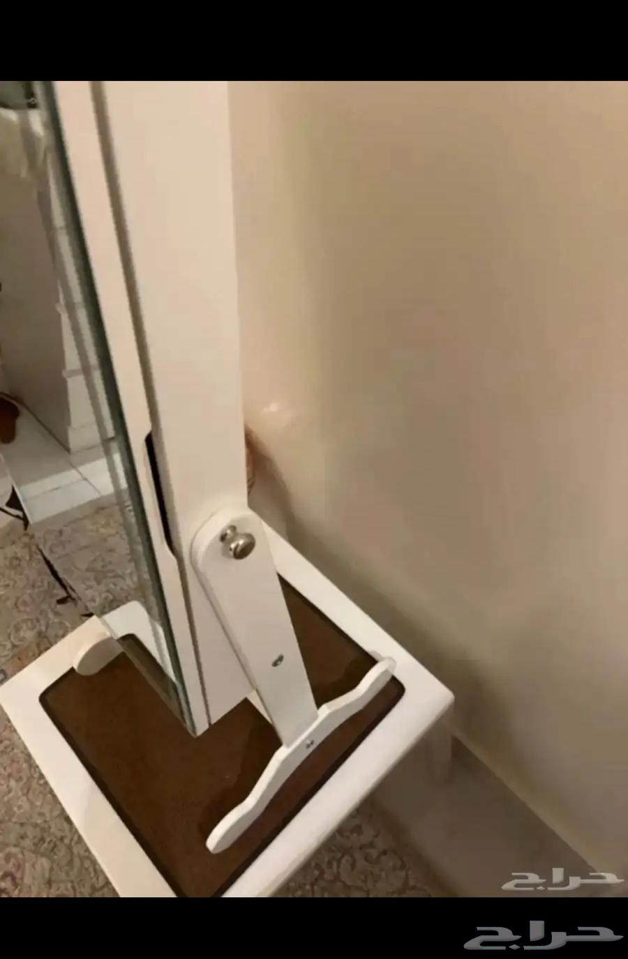 مرايه حجم وسط جميله ونظيفه وجديده مافيها ولا خدشه64620217668225111