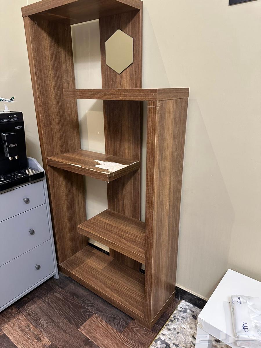 دولاب خشبي للكتب او التحف مستعمل64617991211651110