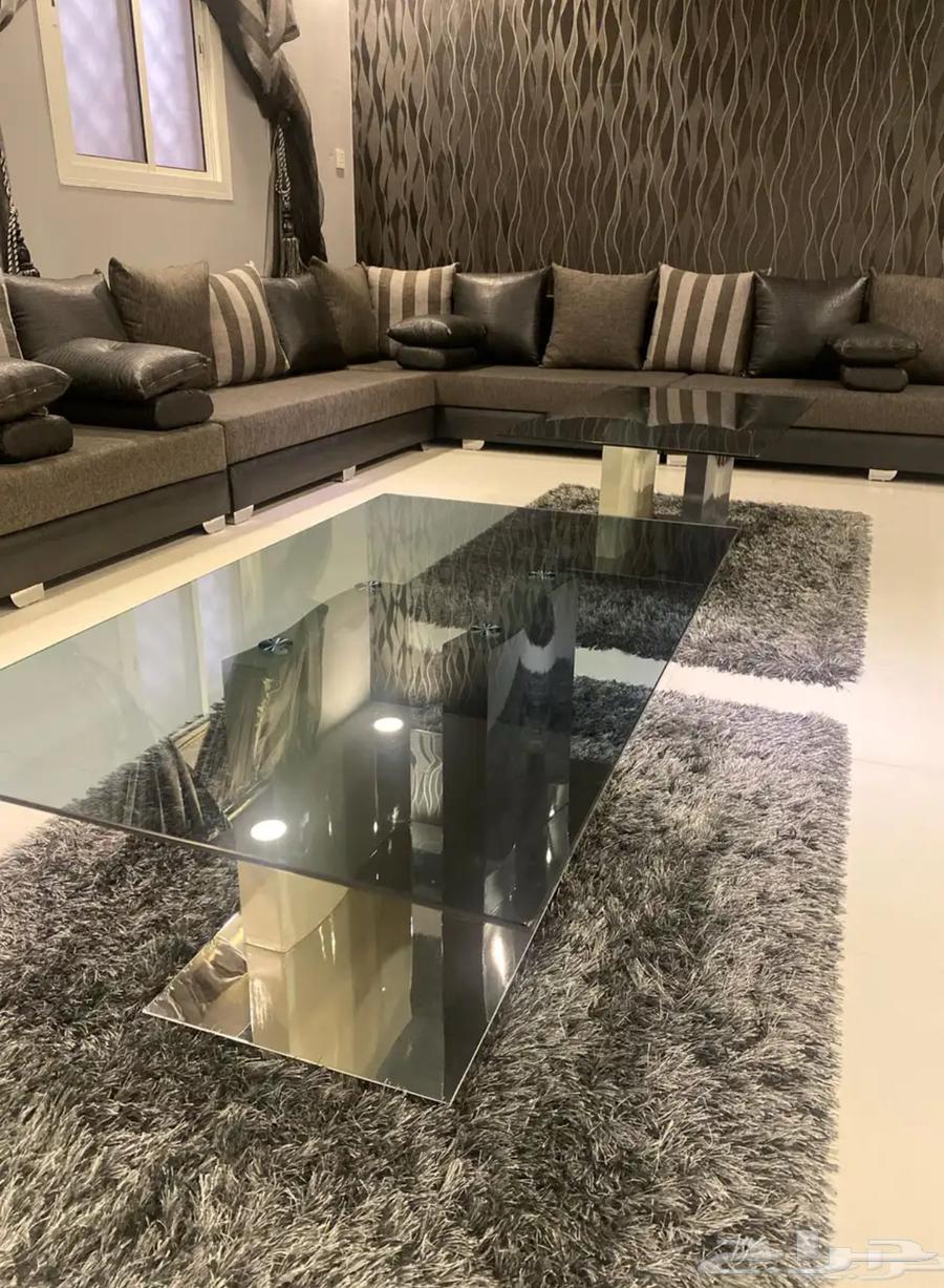 كنب نظيف مع طاولات64619110434945112