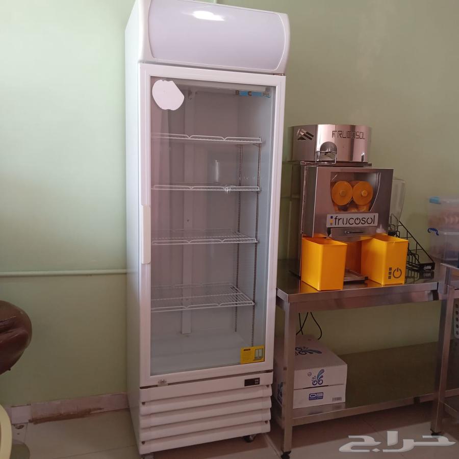 Refrigerated Display Cabinet, Ice Maker, and Orange Juice Machine64620642895747114