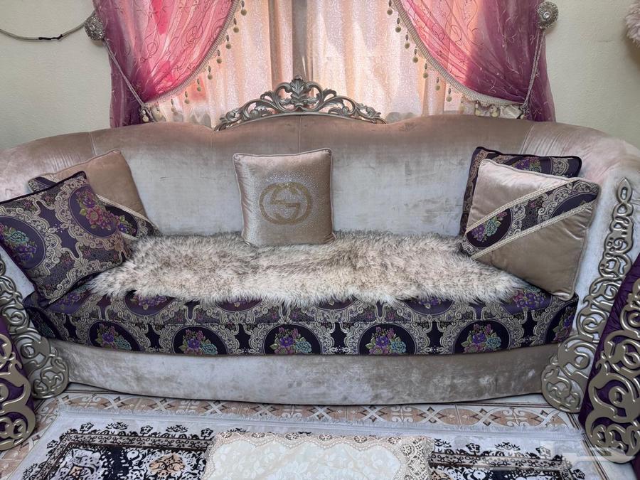 New book, lightly used, for sale; asking price is 2700; we ask Allah for increase.64625014217347110