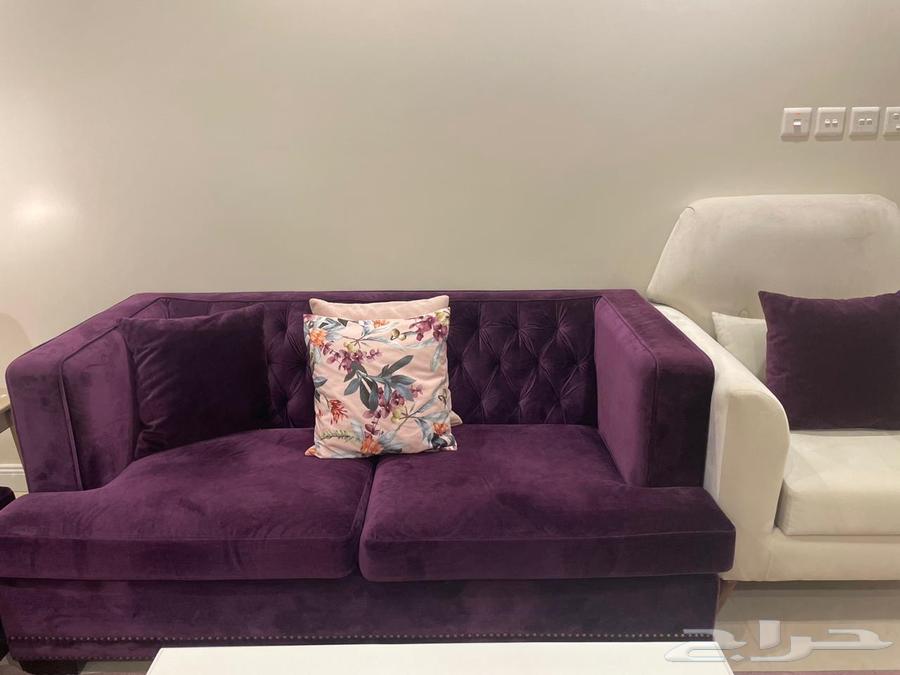 Sofa for 9 people, nearly new, with coffee table and rug for sale64624193163010111