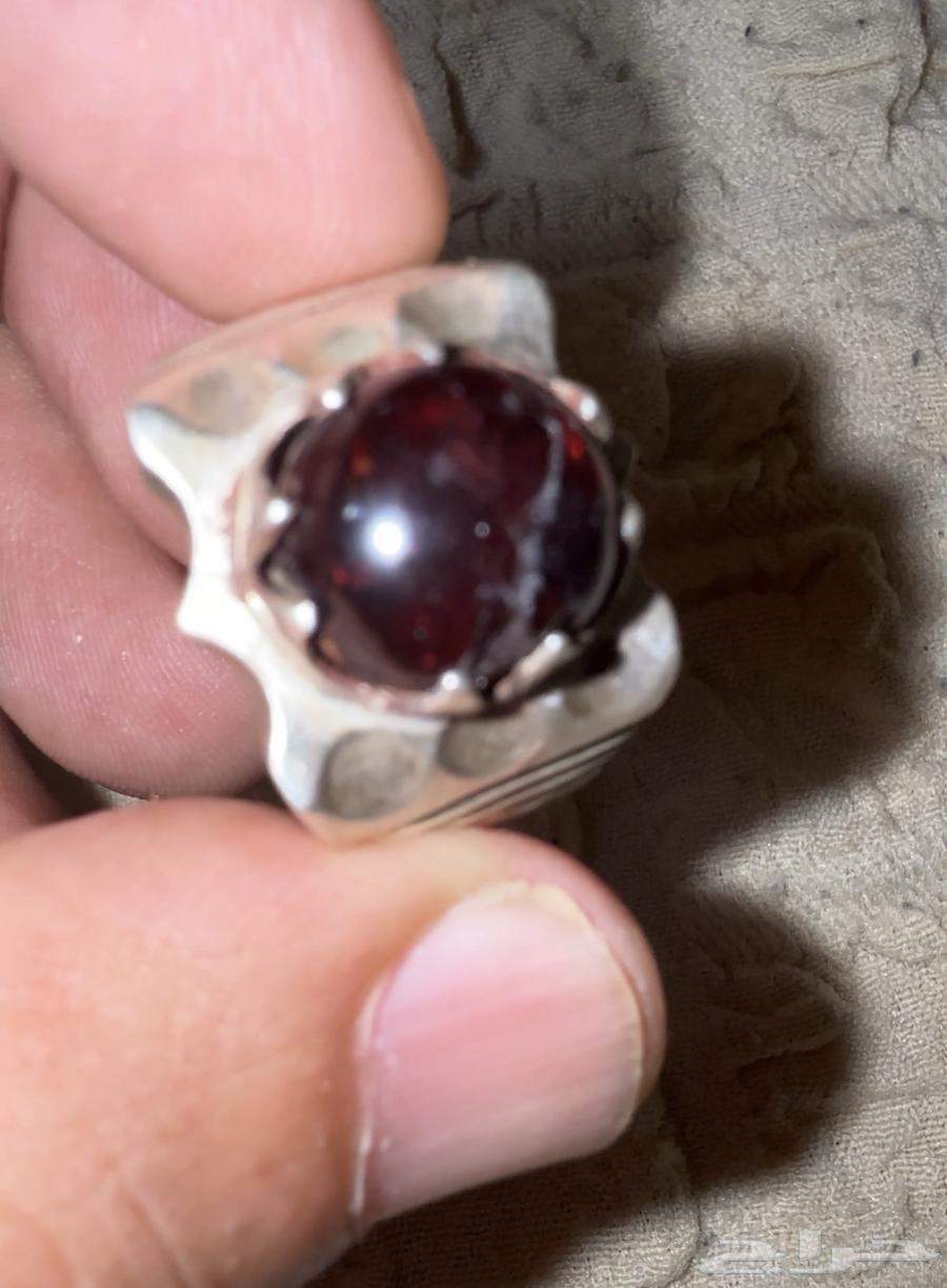 خاتم فضة متوج بجوهرة من الحارنيت الطبيعي الاحمر64624866948993112