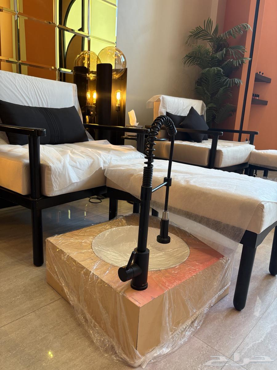 اثاث وأدوات صالون للبيع بنصف السعر64621479773698111