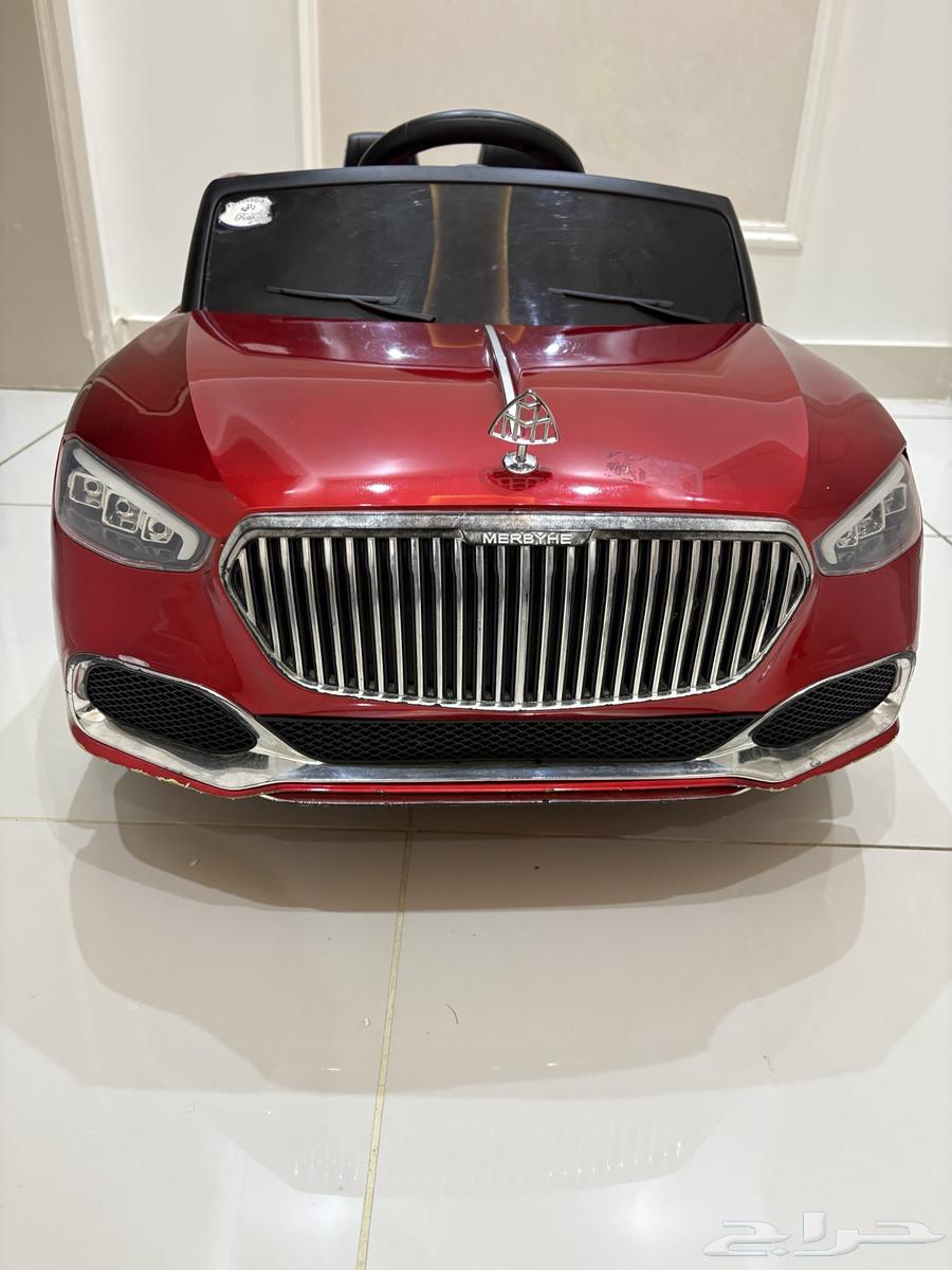 سيارة أطفال كهربائيه شبه جديده للبيع64623936461441110