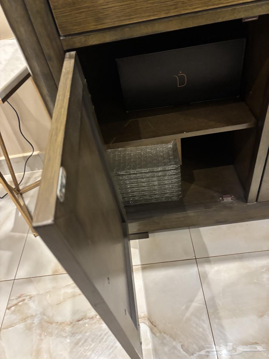 طاولة طعام للبيع64624315357827114