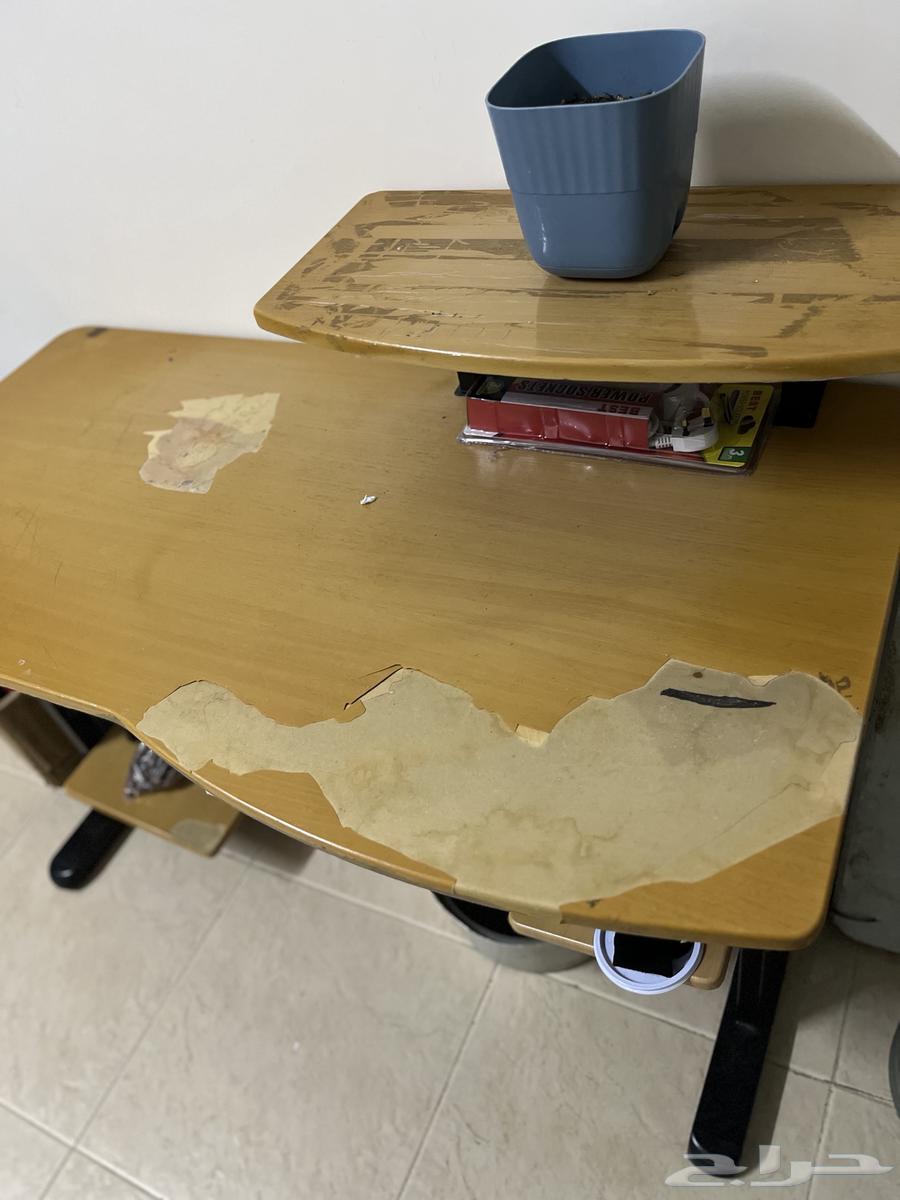 كنب نظيف 4ونص في 3ومكتب ومرتبه سرير نفرين وسرير 2 ثنين64623158908673113