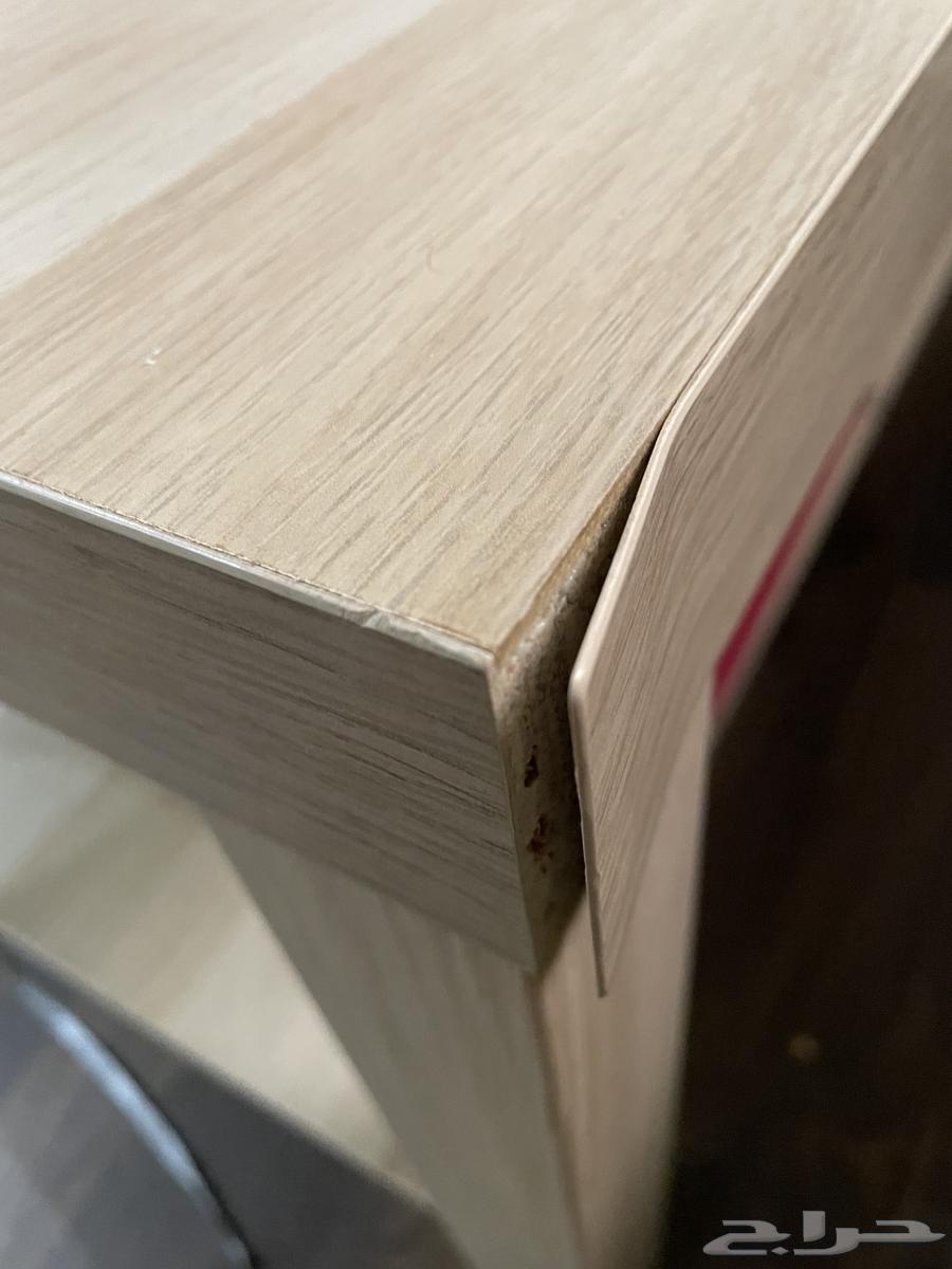 Sofa and Table64622587620609113