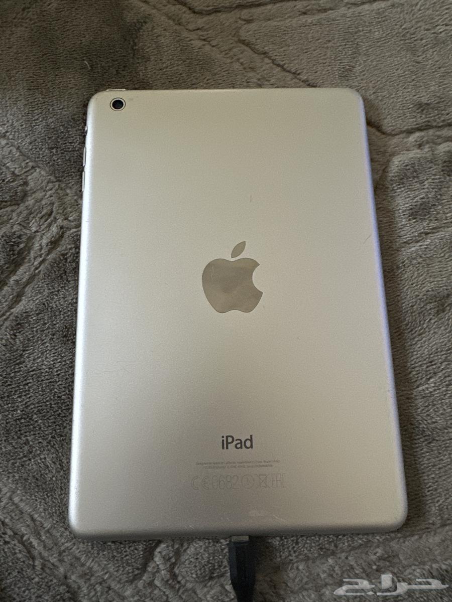 ايباد للبيع على سوم الجهاز شغال مابوه الا الكسر بالشاشه64621679387265110