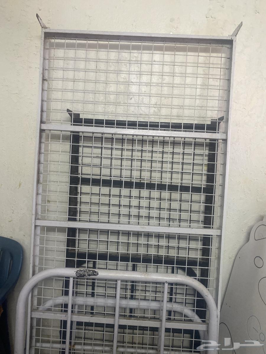 اسره بو نفر نوع الاصلي الثقيل يوجد اربع اسره اببض64617601958274110