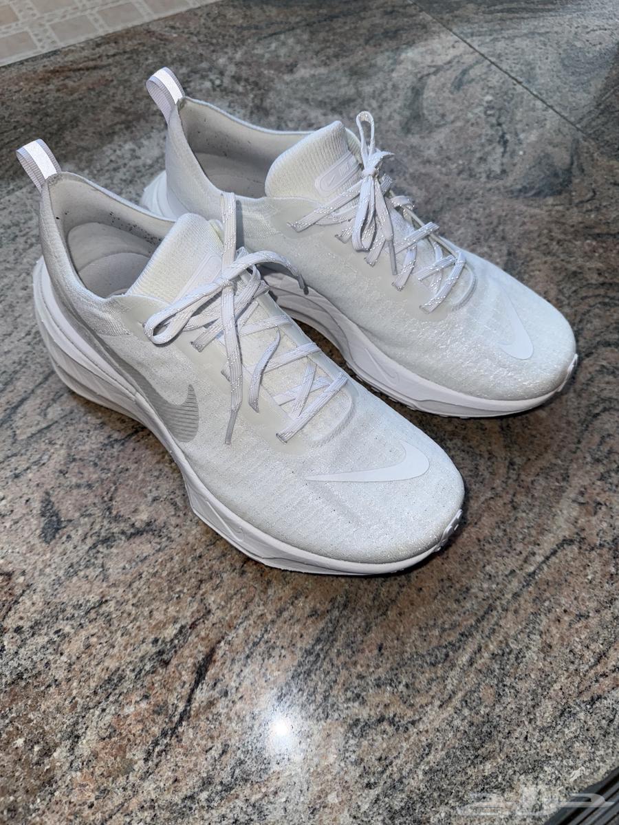 Invincible Run 3 Sneakers, Size 45.5 (Original)64622562815747111