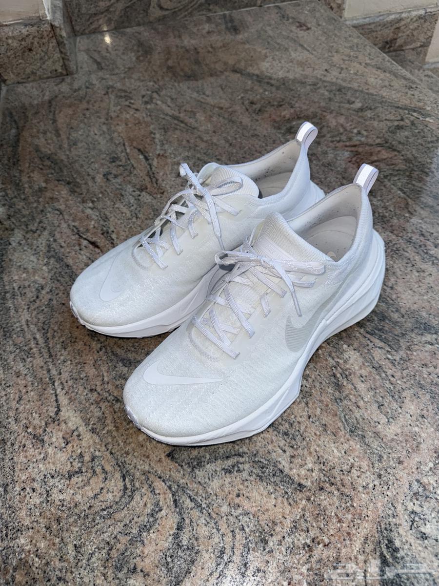 Invincible Run 3 Sneakers, Size 45.5 (Original)64622562815747110