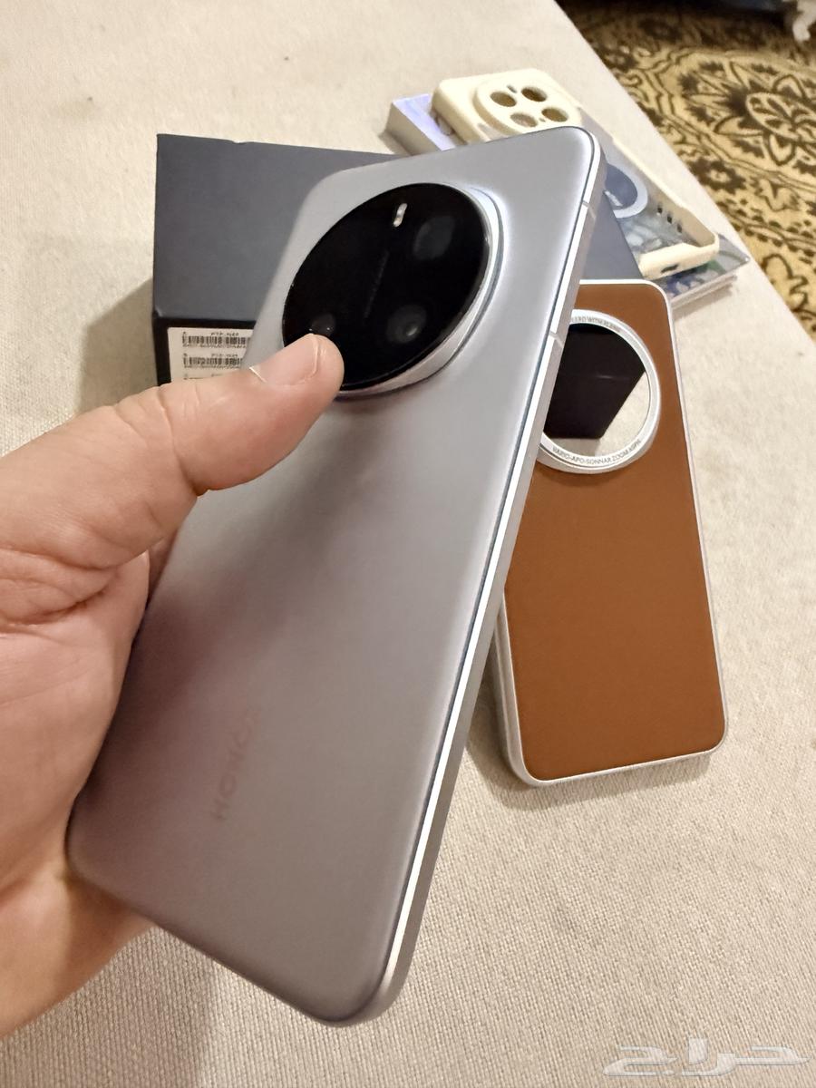 هونر ماجيك 7 برو مساحة 512 اللون الفضي مع ساعة وايربودز هونر64616566709378111