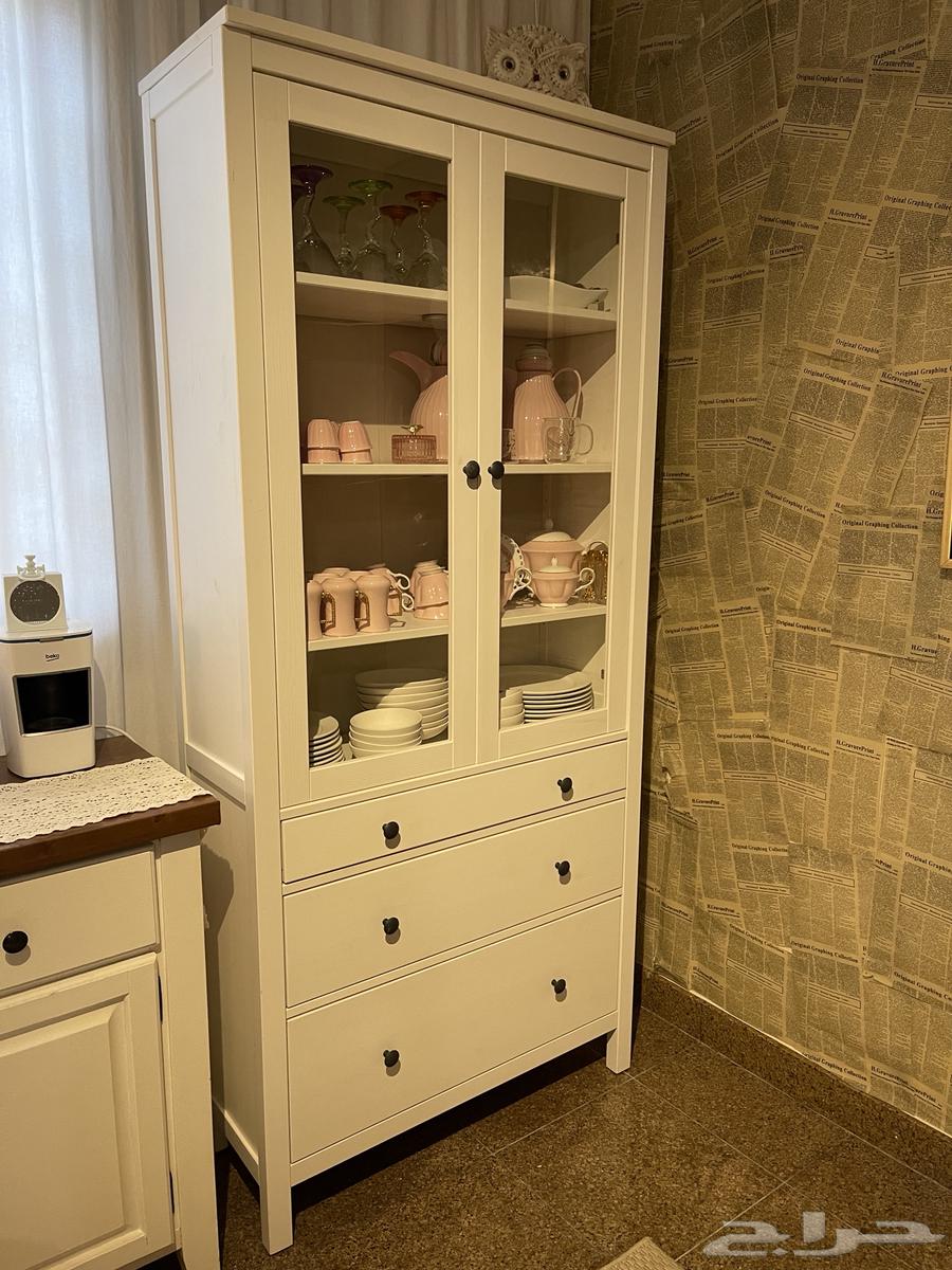 2 خزانة بباب زجاجي مع 3 ادراج من ايكيا64622241177089111