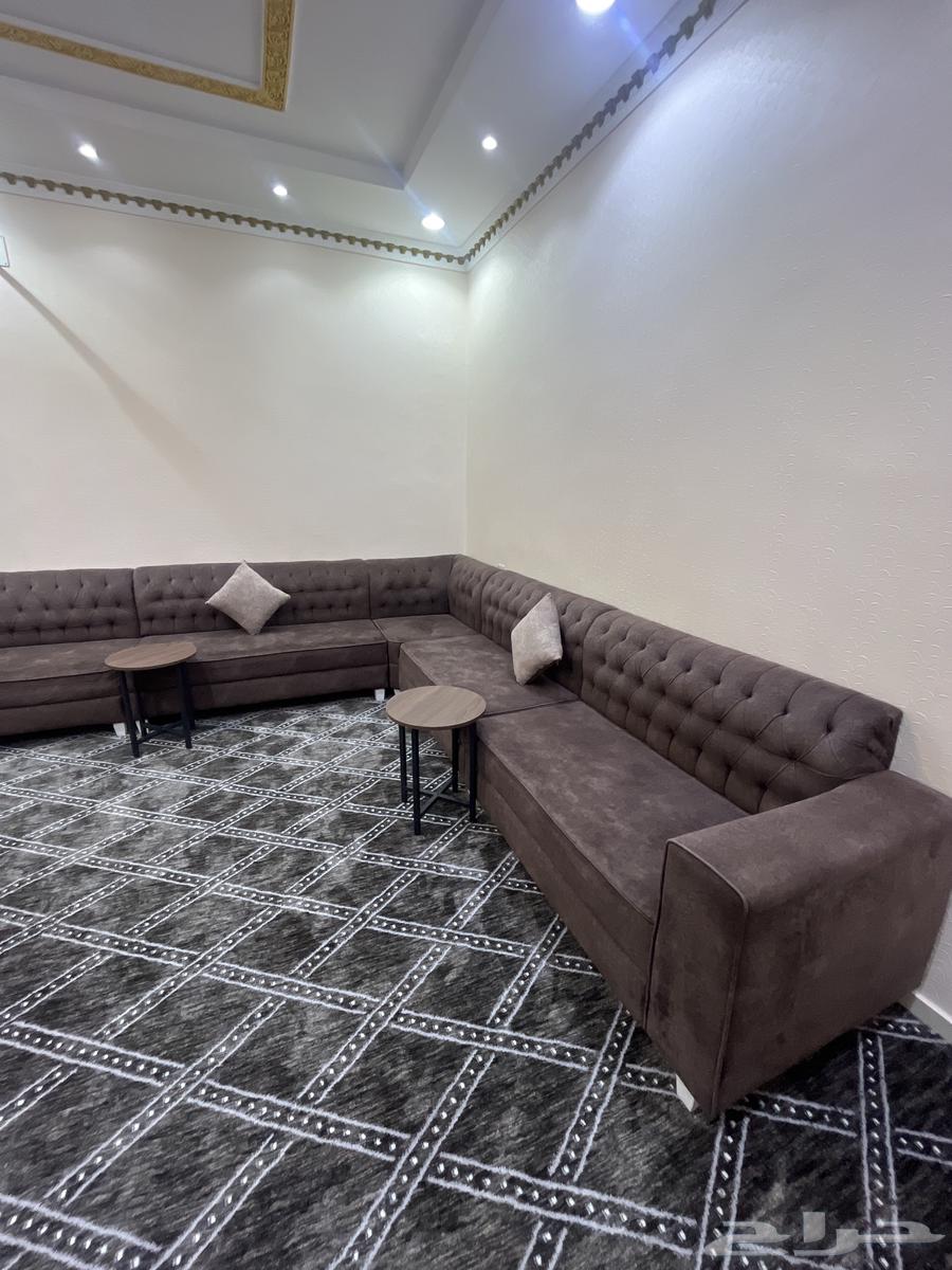 كنب بطاولاته للبيع64617200655233110