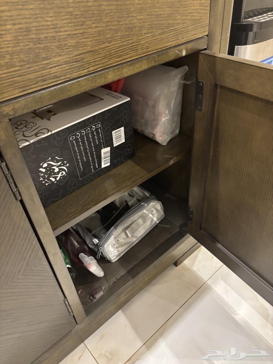 طاولة طعام للبيع64624315357827112