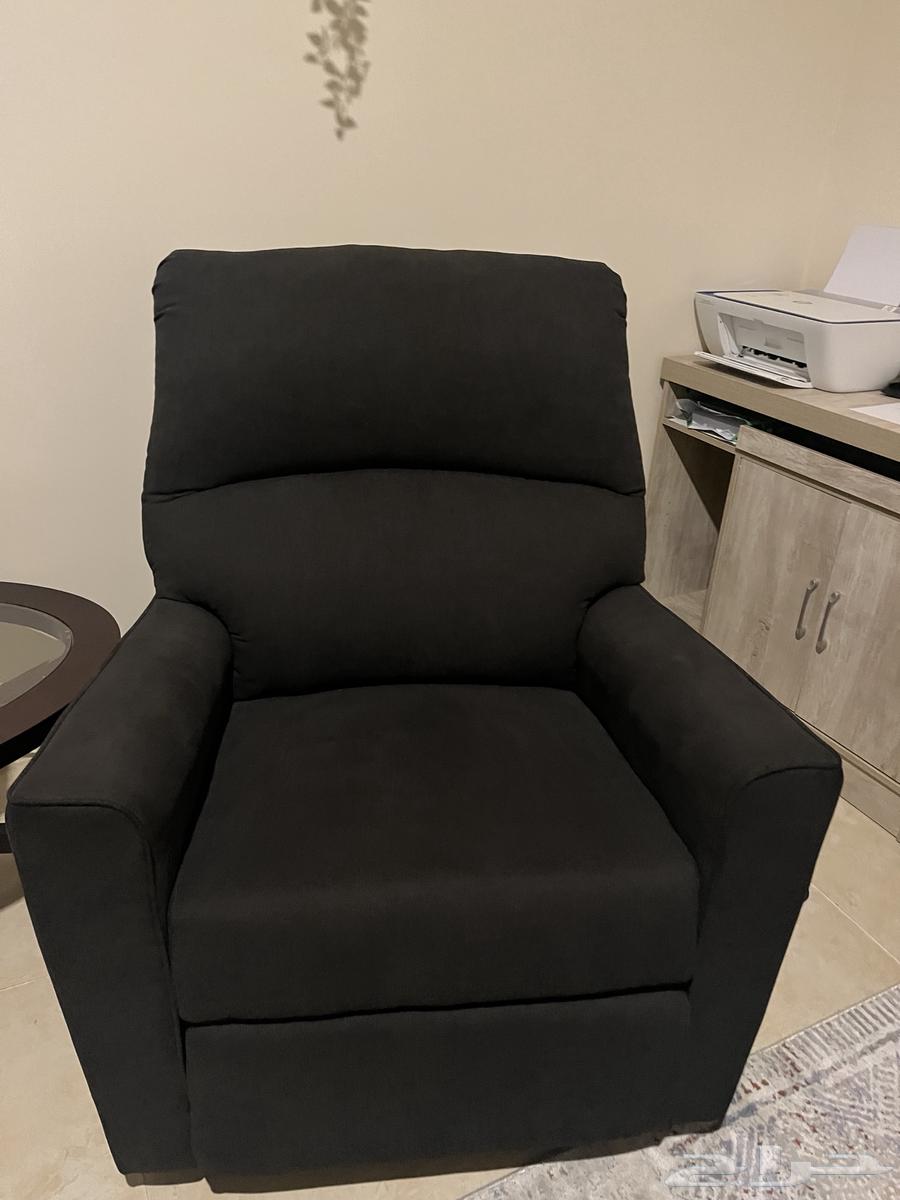 طقم جلوس صالون شبه جديد من آشلي64619067521538112