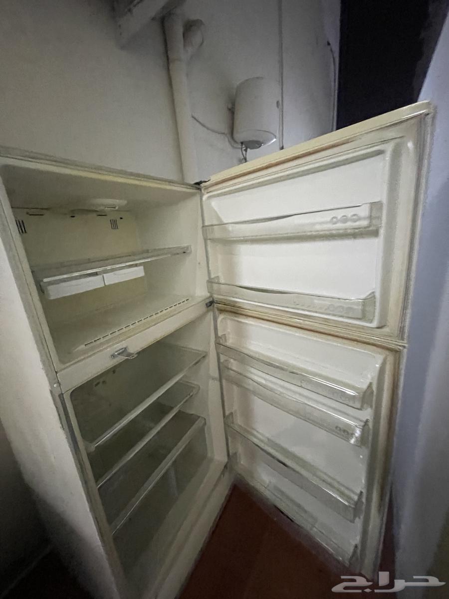 سلام عليكم ورحمة الله وبركاته يوجد الثلاجة وغسالة ثنتين64625870492290110