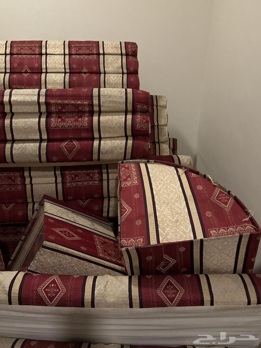 Sofas, Tables, and Chairs64622737667330112