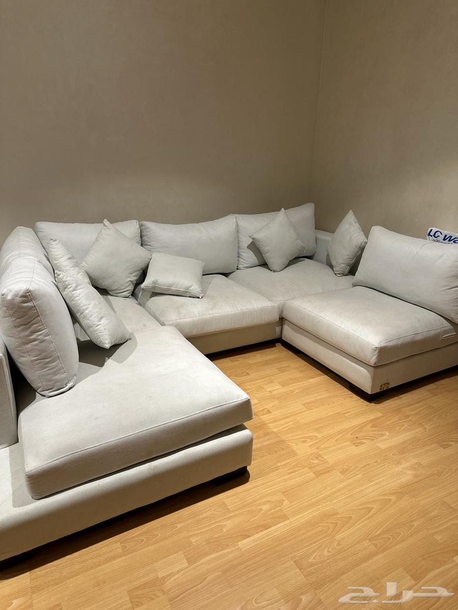 كنب ابيض حرف L جديد استخدام سنه نضيف 5 مقاعد مريحه و وسيعه64616715935617110